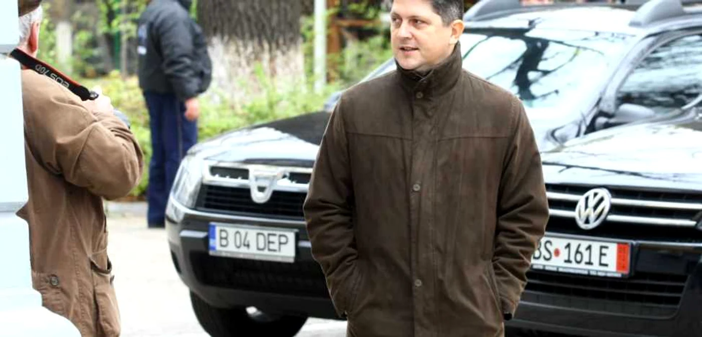 Ovidiu Raeţchi cere, în acest fel, ancţionarea la votul din 11 decembrie a PSD