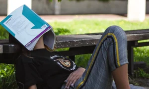 oboseala obosit femeie unsplash jpg