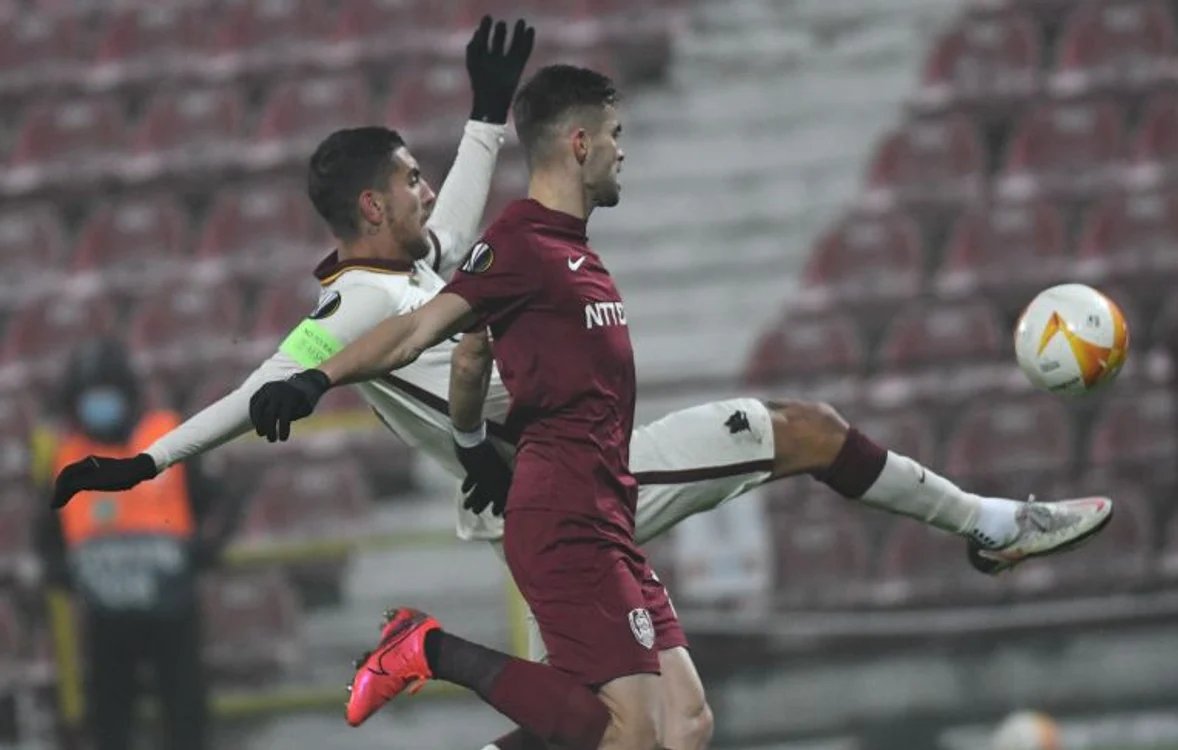 
    Jucătorii de la AS Roma au câștigat majoritatea duelurilor cu clujeniiFOTO: Sportpictures.eu  