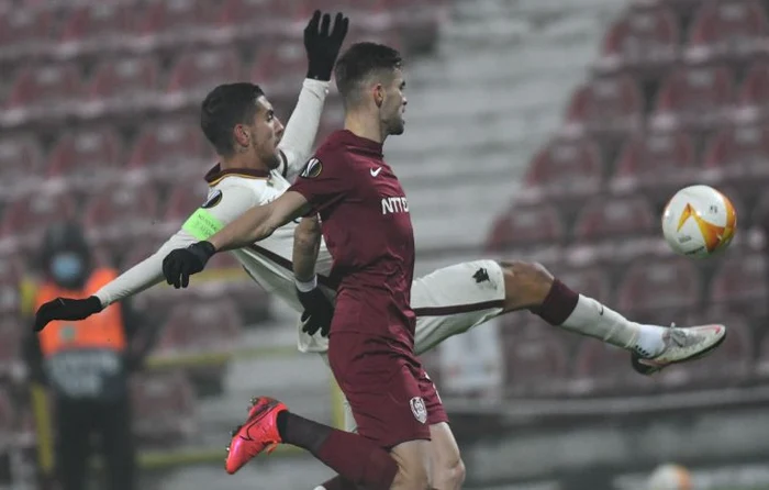 
    Jucătorii de la AS Roma au câștigat majoritatea duelurilor cu clujeniiFOTO: Sportpictures.eu  