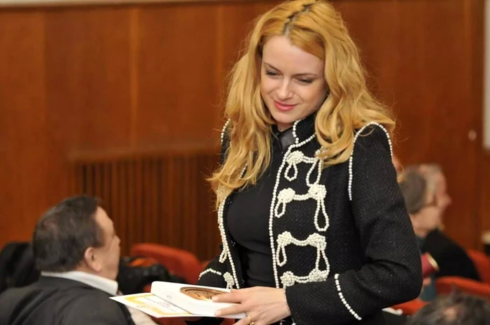 Irina Drăghiea, fiica prefectului de Mehedinţi FOTO Facebook