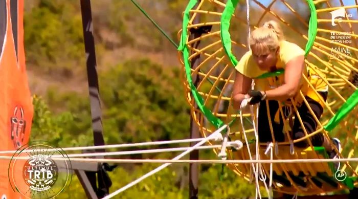 Paula se confruntă cu o problemă de sănătate, dar nu renunţă la competiţie şi la echipa sa, cea a Lemurilor 