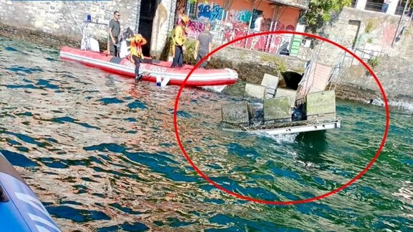 Un ponton s-a prăbușit după ce 60 de copii s-au urcat pe el FOTO: X