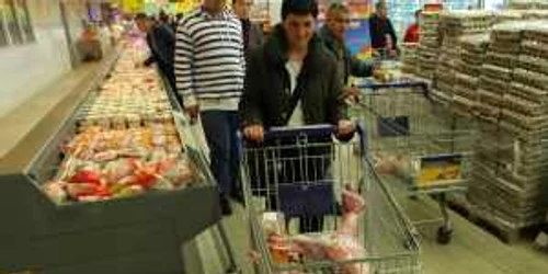 Ieşenii s-au grăbit să-şi umple coşul de cumpărături pentru masa de Paşte