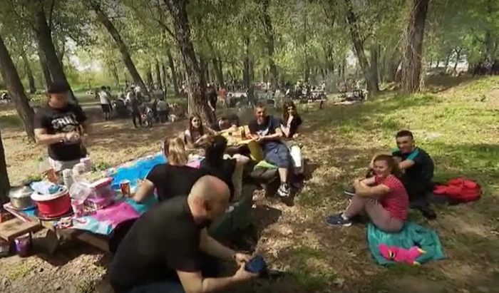 În prima zi de Paște, abia aveai loc să arunci un an în pădurea de la Cernica