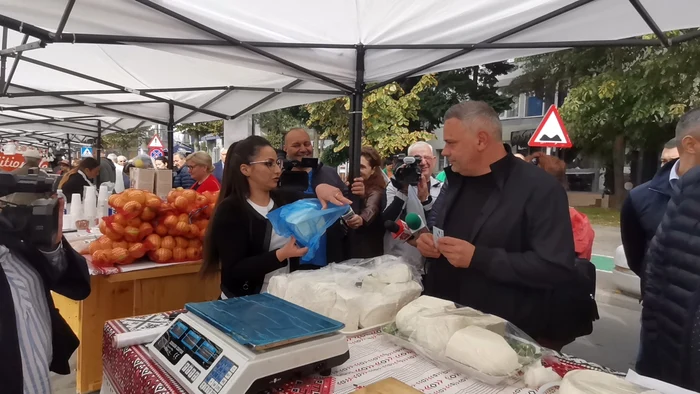 Crescătorii de oi și capre l-au întrebat pe ministru când vor primi sprijinul promis FOTO: A.M.