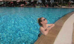 Alina Sorescu s a relaxat cu tratamente Spa și s a bălăcit în apă jpeg