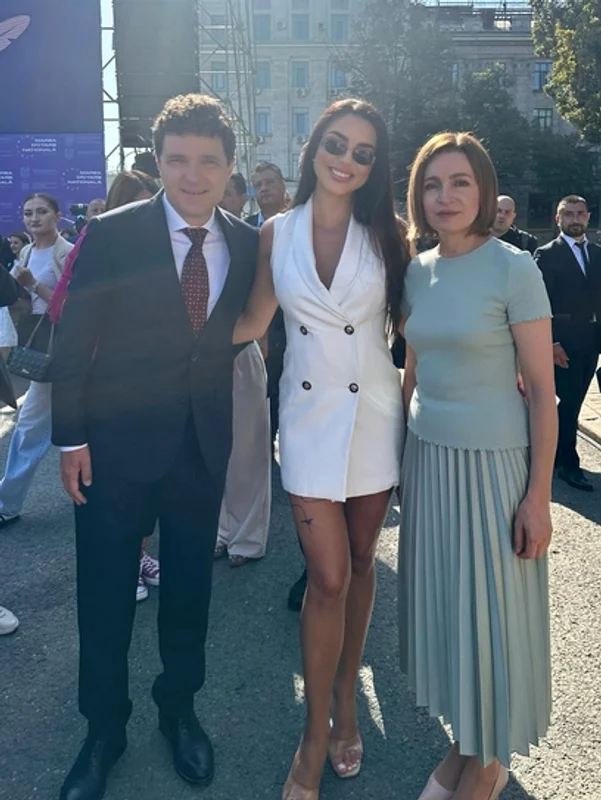 Nicușor Dan, Cristina Scarlevschi, Maia Sandu / Foto: Instagram