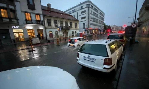 rupere nori cluj ploaie centrul orasului inundat 784108 jpg