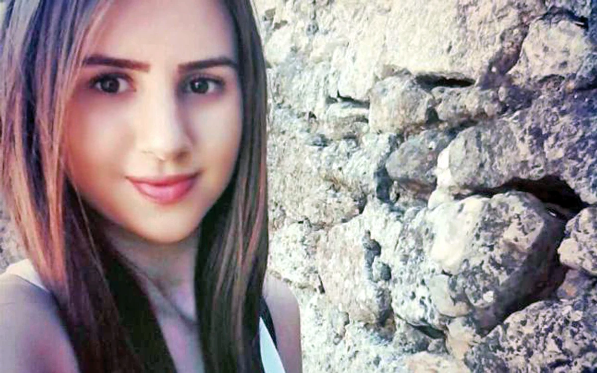 
    Georgiana lăsase  un bilet de adio  