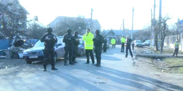 Percheziţii la ţiganii din Bălteni