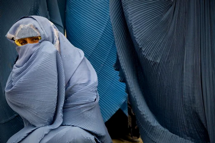 
    Femeile și fetele din Afganistan care sunt acuzate de “crime morale” sunt închise în spatele gratiilor și supuse testelor virginitățiiFoto Getty  