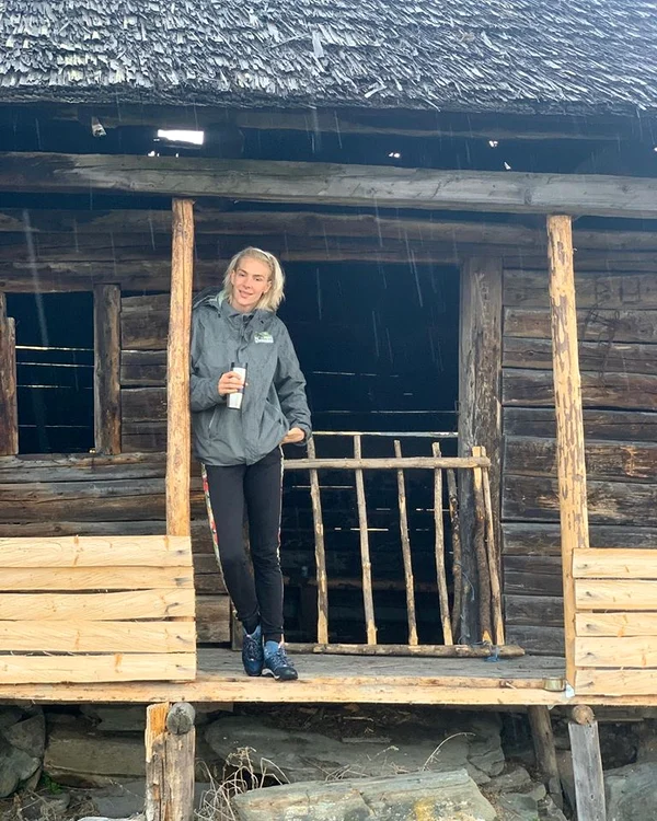 Roxana laudă acest mic colț de rai, din comuna Bughea de Jos