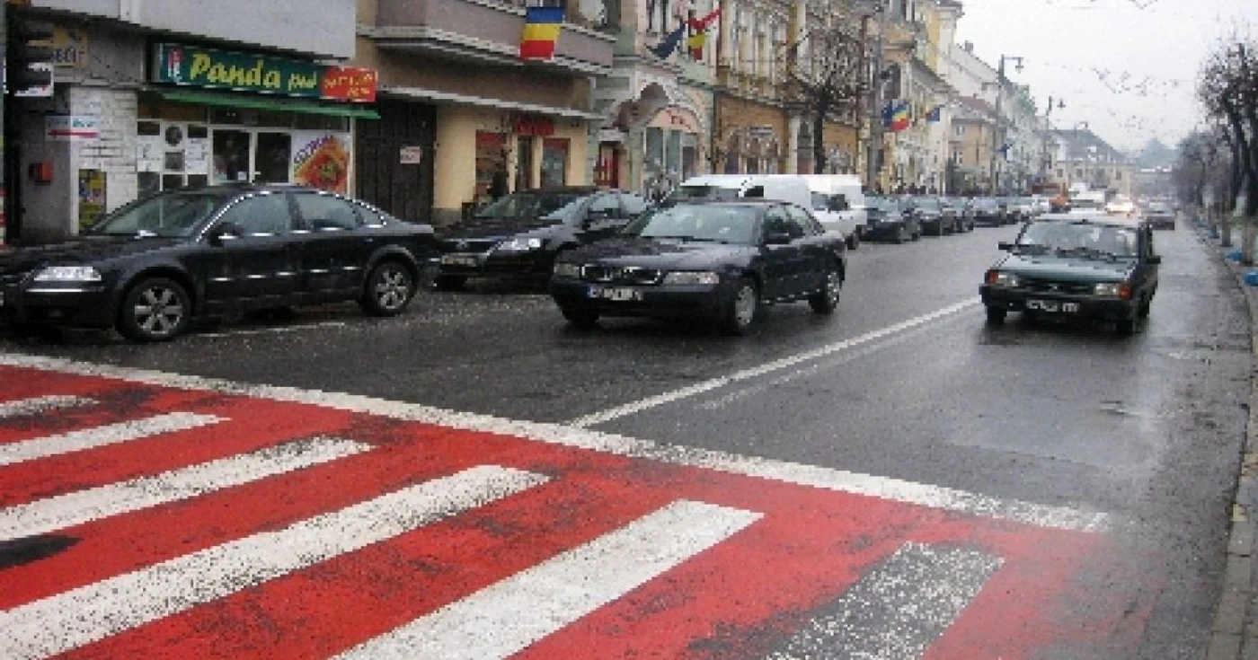 Temperaturile oscilante au dus la îngreunarea traficului pe străzile din Târgu-Mureş