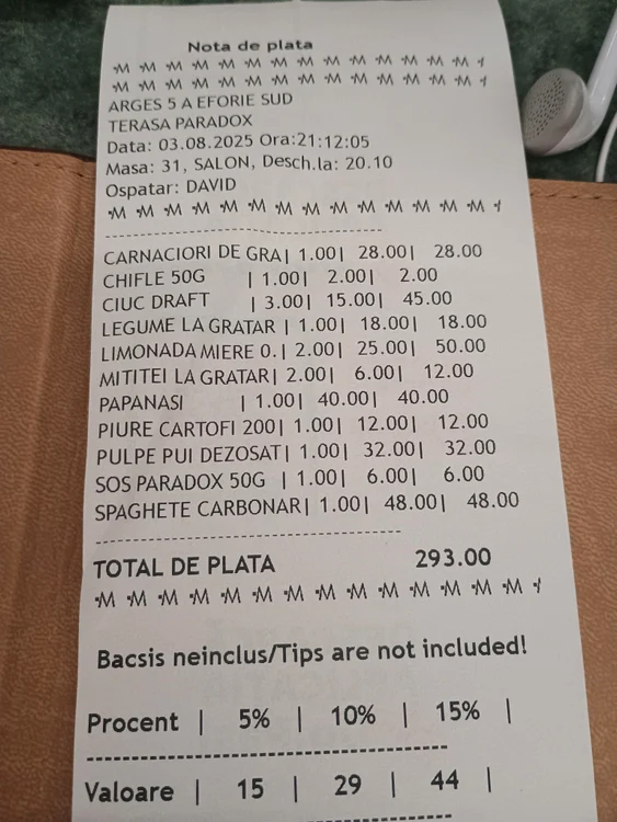 Bonul postat de turistul român. FOTO: reddit