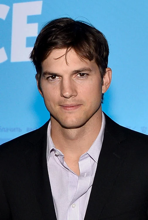 
    Ashton Kutcher are un frate geamănfoto: Getty  