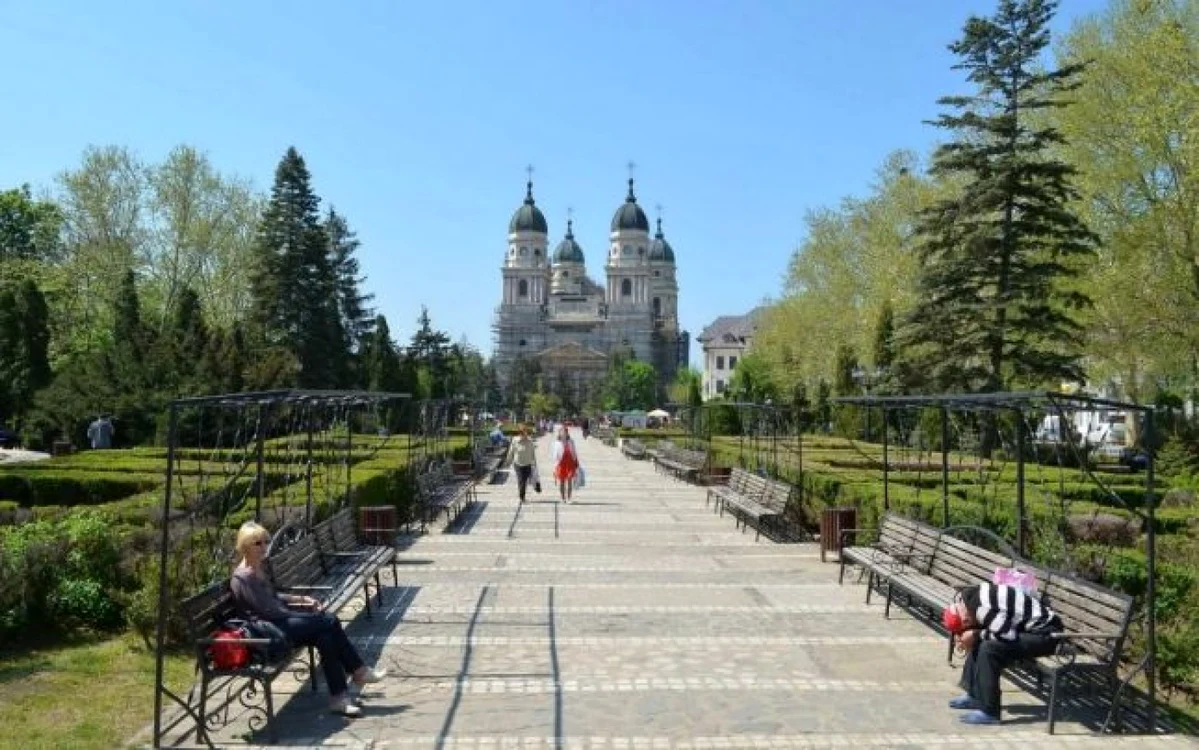 Parcul din centrul oraşului ar urma să fie "remodelat" FOTO Adevărul