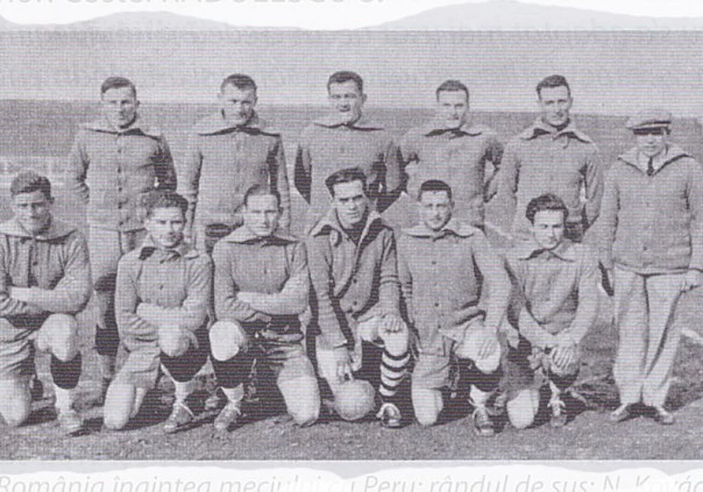 Cum s-au prezentat „tricolorii” la primul campionat mondial de fotbal din istorie. Au câștigat cu o favorită, au dat gol cu rotula sărită, și au impresionat după un drum de 20 de zile