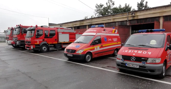 Imagine cu o parte din dotarea pompierilor slătineni    (FOTO: Mugurel Manea)