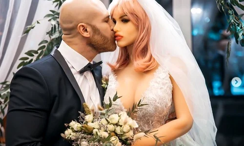 6 culturistul si papusa gonflabila 5 jpg jpeg