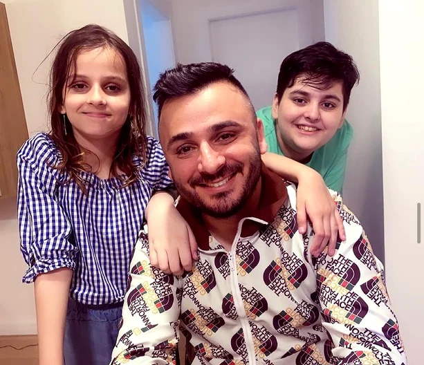 Liviu Guță, alături de cei doi copii ai săi, Maria și Mario Sursa: Instagram