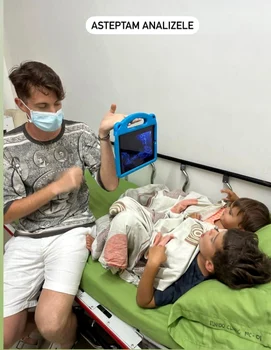 Rreș Cojoc,cu copiii în spital / Sursa: Instagram  