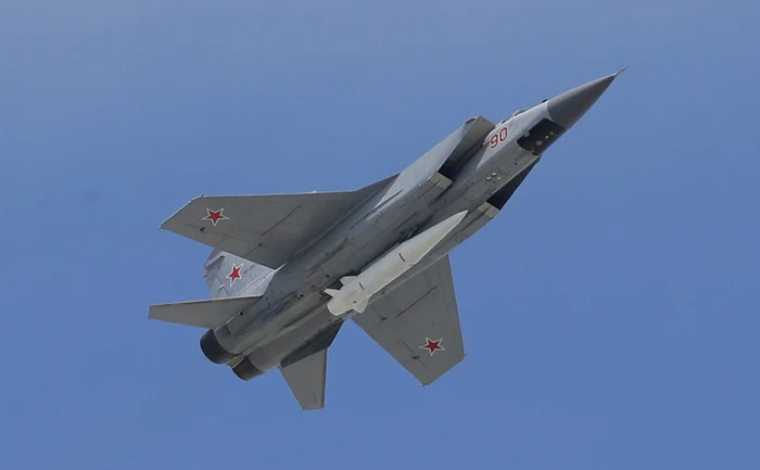 Avion Mig-31 prezentat la o paradă militară FOTO EPA-EFE