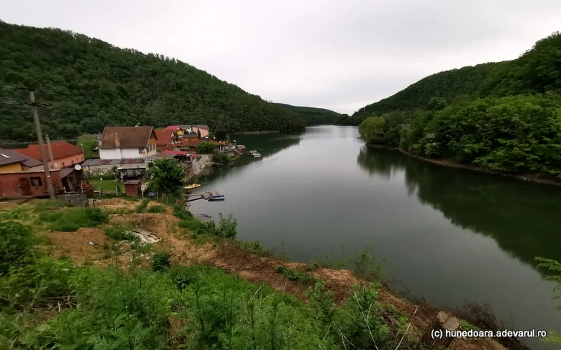 lacul cincis foto daniel guta adevarul