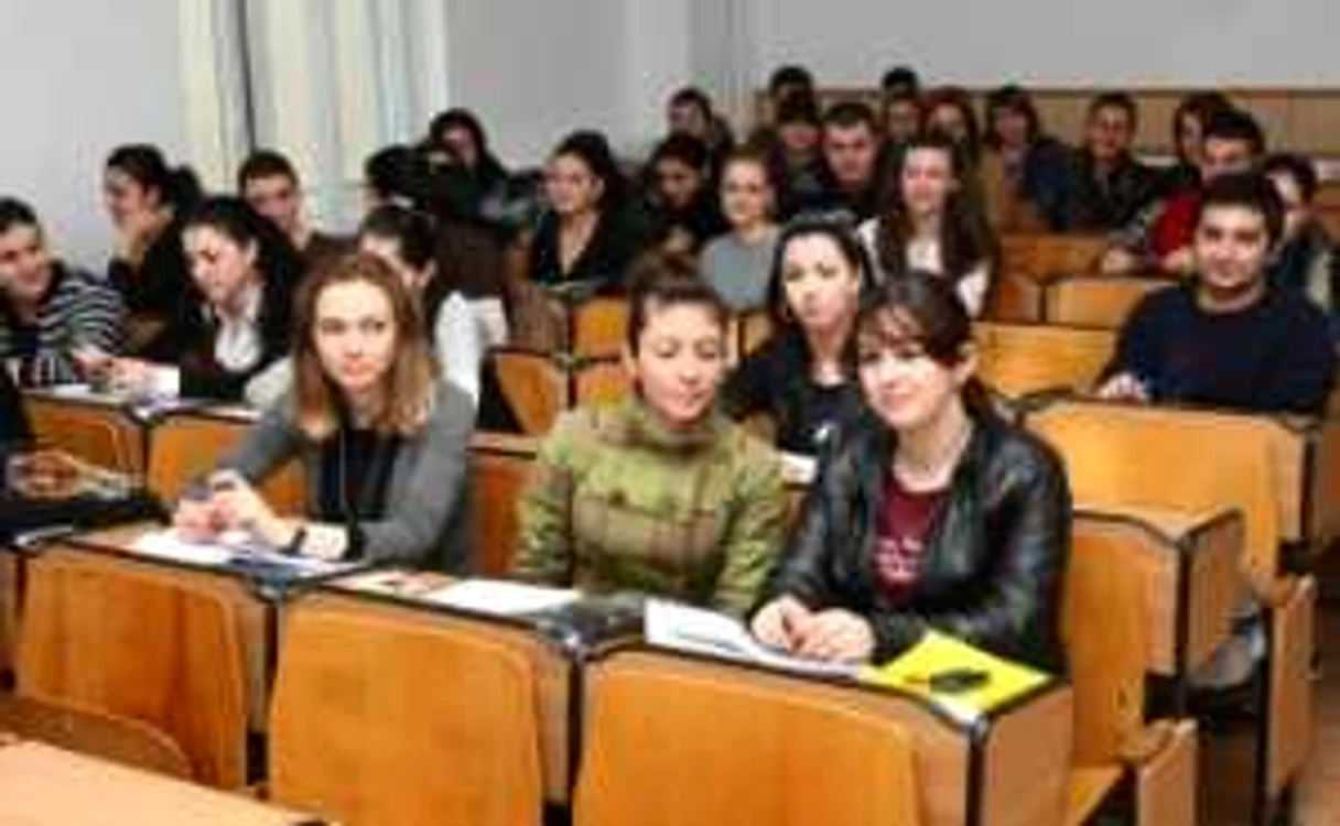 Pentru locurile de la buget, candidaţii de la Drept vor trebui să ştie bine Limba Română.