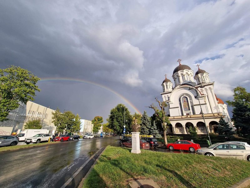 Sfinții Arhangheli Mihail și Gavril, păzitorii Raiului. Tradiții și superstiții. De ce e bine să porți albastru sau auriu în această zi
