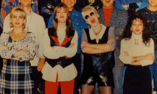 1995  De la stânga, la dreapta: Daniela Gyorfi, Laura Stoica, Silvia Dumitrescu, Carmen Trandafir, Ștefan Bănică jr, Paul Ciuci, Gabriel Cotabiță, Marian Râlea, George Mihăiță, Cristi Minculescu, Vlady Cnejevici, Teo Peter jpeg