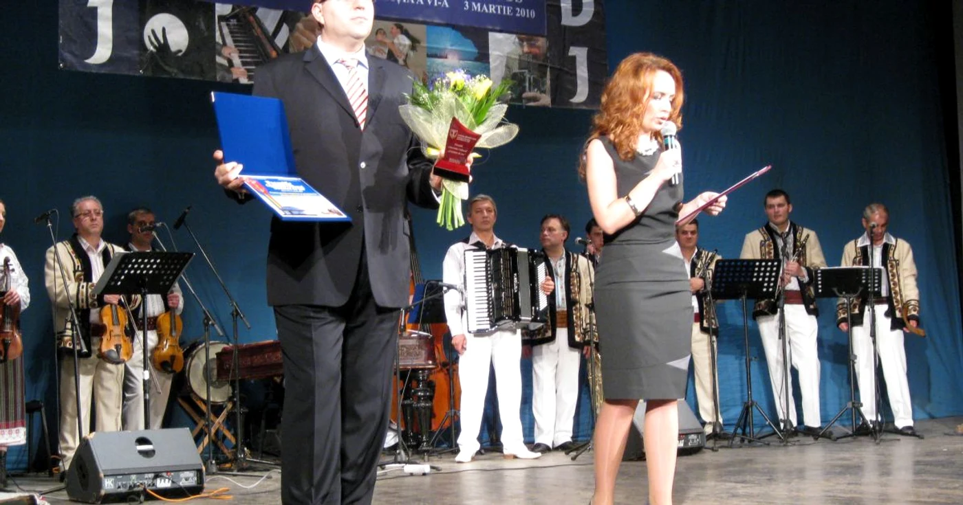 Oamenii de cultură din Galaţi şi-au primit aseară premiile