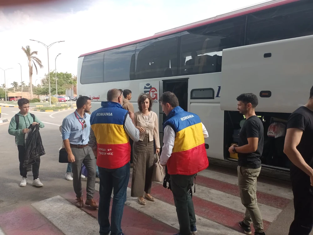 Români evacuați din Gaza FOTO MAE