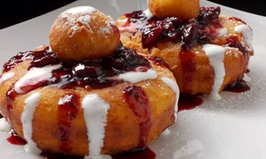 papanasi cu sos de visine  jpeg