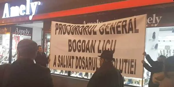 Banner de sustinere a lui Bogdan Licu FOTO Daniel Dancea