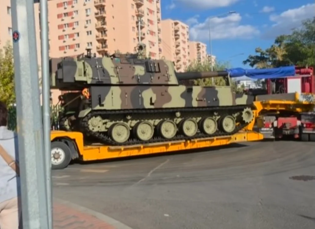 Primele obuziere "Tunet" din Coreea de Sud au ajuns în România.