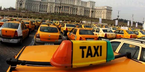 Taximetriştii vor să protesteze săptămâna viitoare în Capitală cu 15.000 de maşini