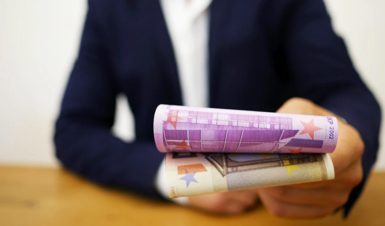 Românii sunt pe locul 28 din 29 în Europa după valoarea salariului mediu