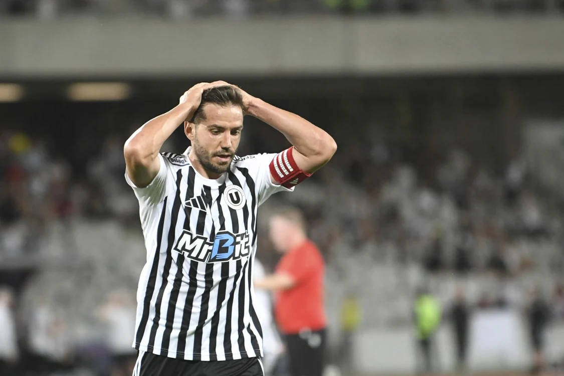 Alex Chipciu s-a luat cu mîinile de cap după ce a ratat lovitura de la 11 metri (Foto: sportpictures