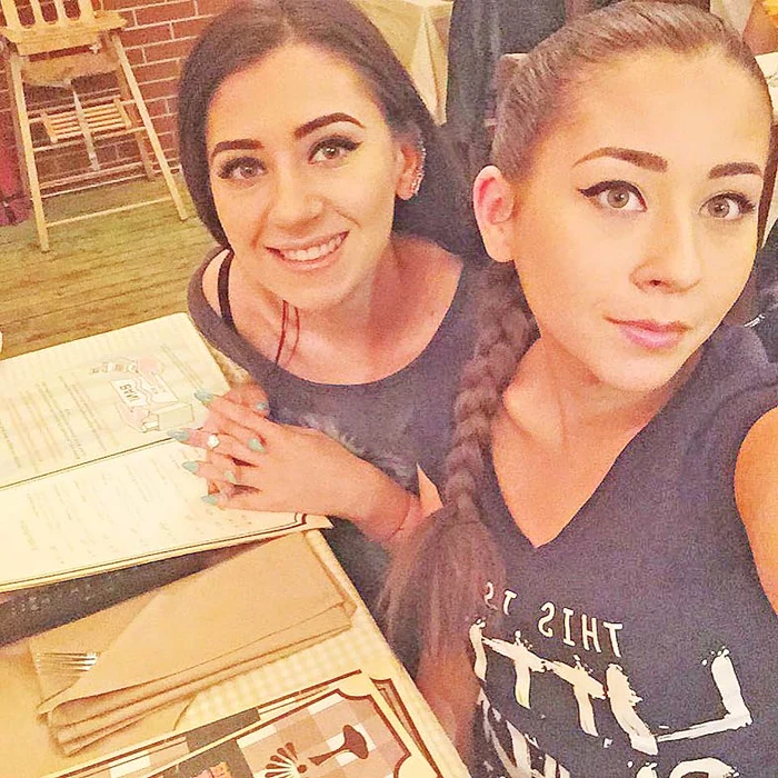 Carla Ghinea şi Nicoleta (Nicole Cherry)