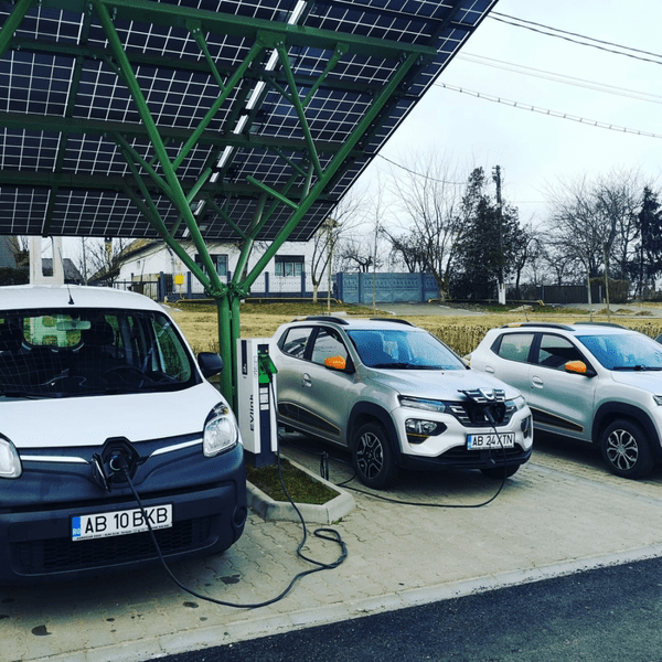 Cele mai vândute mașini electrice. Achizițiile de maşini verzi s-au dublat în 2022