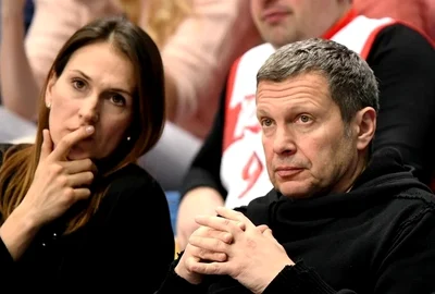 Vladimir Solovyov  si amanta  fodta basketbalista FOTO Sport 24 jpeg