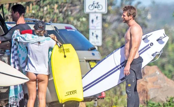 Miley se bronzează în Italia