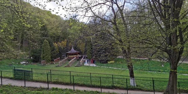manastiea prislop de paste foto daniel guta adevarul