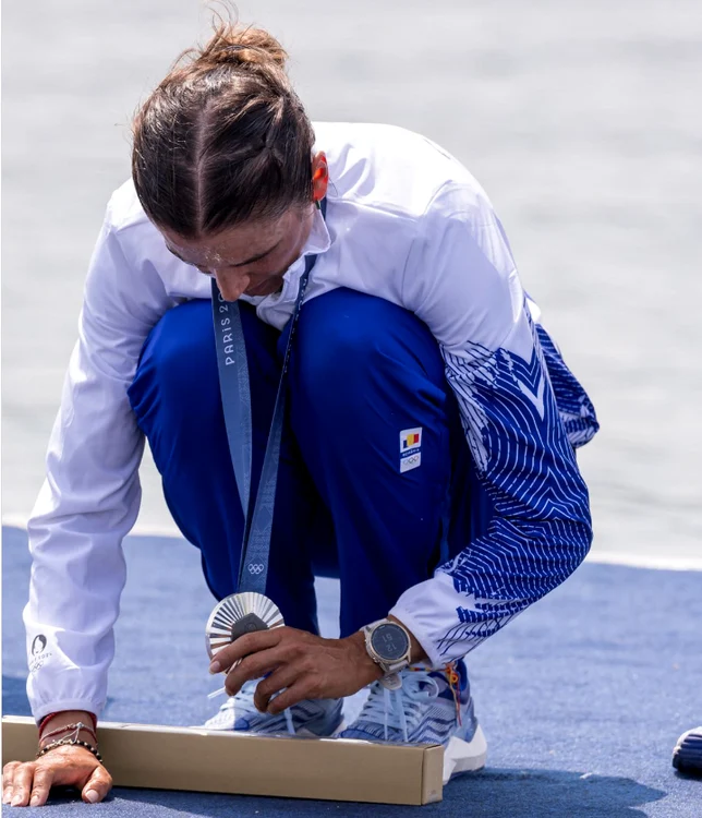Ionela Cozmiuc, aproape de colaps pe podiumul olimpic. Foto Instagram
