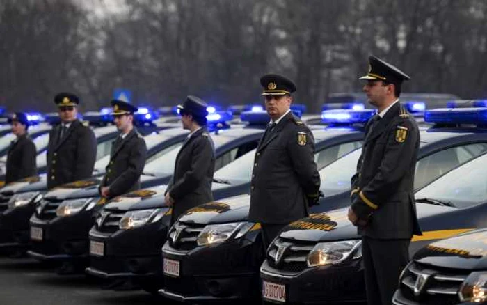 
    ANAF anunţă că vrea să transforme cele 3.000 de posturi vacante în posturi de inspector debutantFOTO: adevarul.ro  