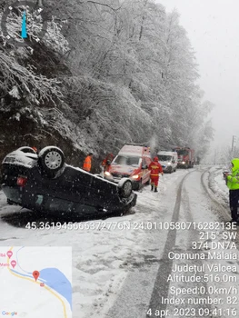 Accident pe Valea Lotrului în Malaia Vâlcea pe DN7A Sursă ISU Vâlcea jpeg