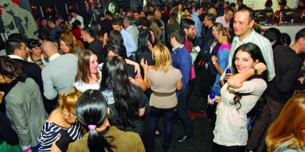 Cluburile și pub-urile ploieștene își îmbie clienții cu oferte și multe cadouri surpriză (foto: arhivă Adevărul) 