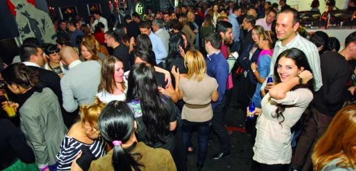 Cluburile și pub-urile ploieștene își îmbie clienții cu oferte și multe cadouri surpriză (foto: arhivă Adevărul)
