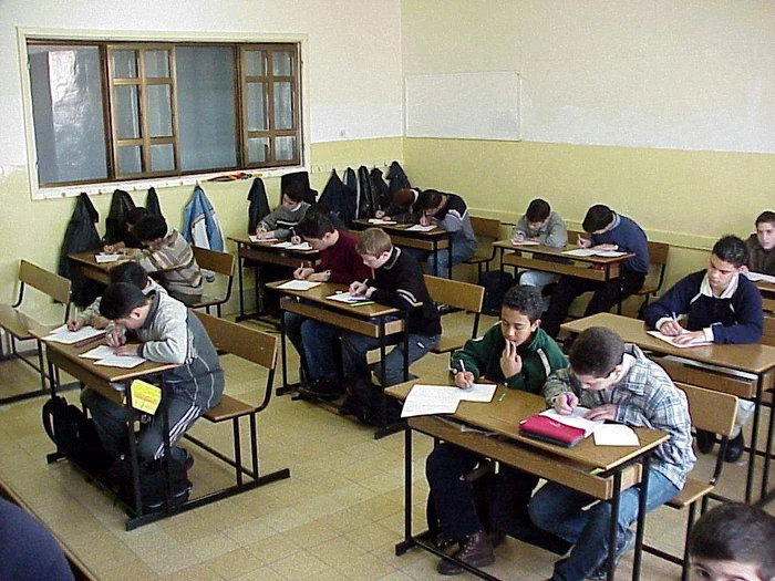 În centrul de excelenţă vor studia elevii cu rezultate deosebite la învăţătură